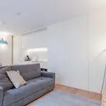 Modern Flat With Balcony On Rua Flores - 1st 波尔图