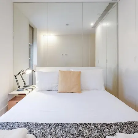 Modern Flat With Balcony On Rua Flores - 1st * Porto